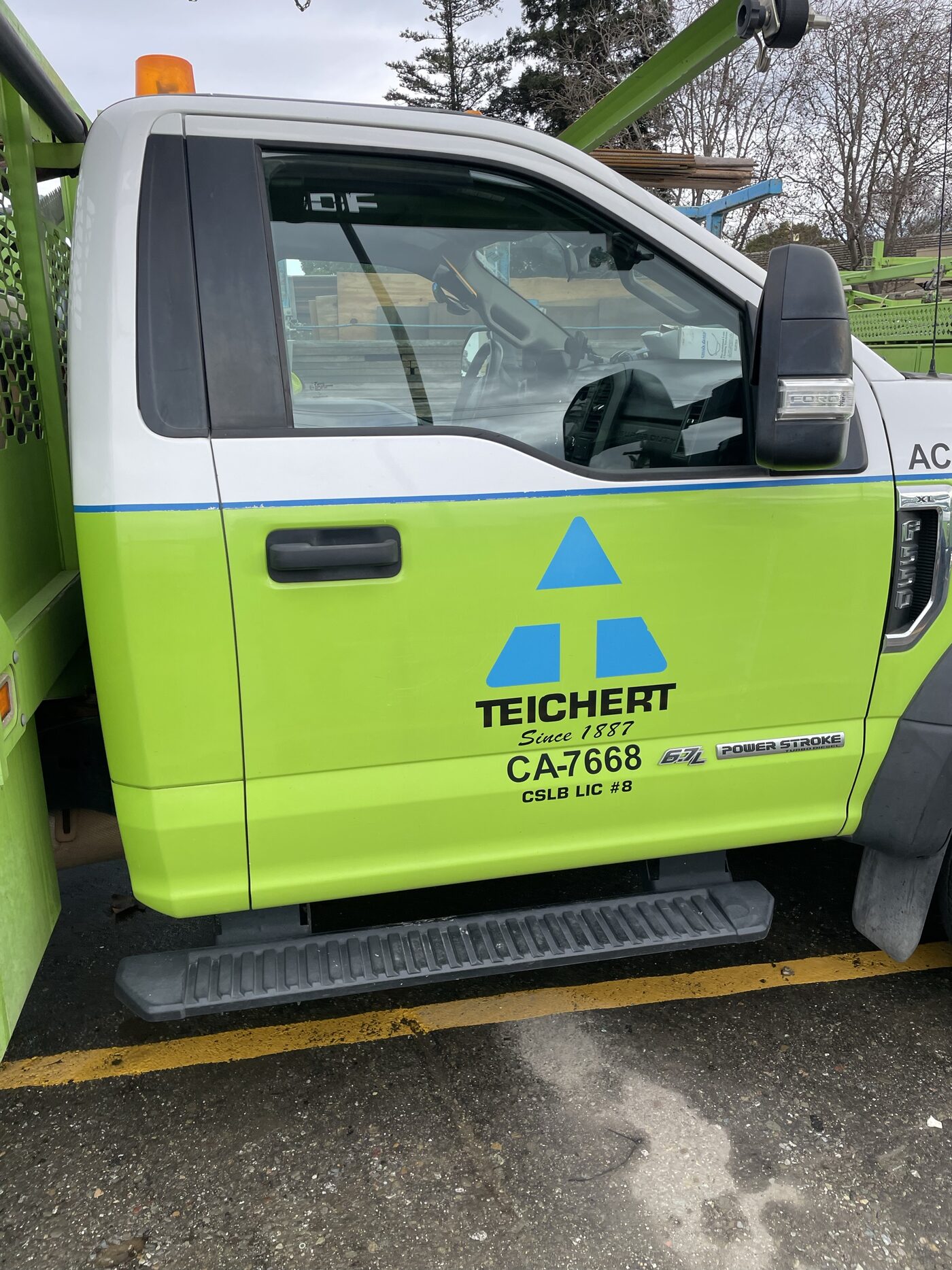 New door glass in a fleet service truck